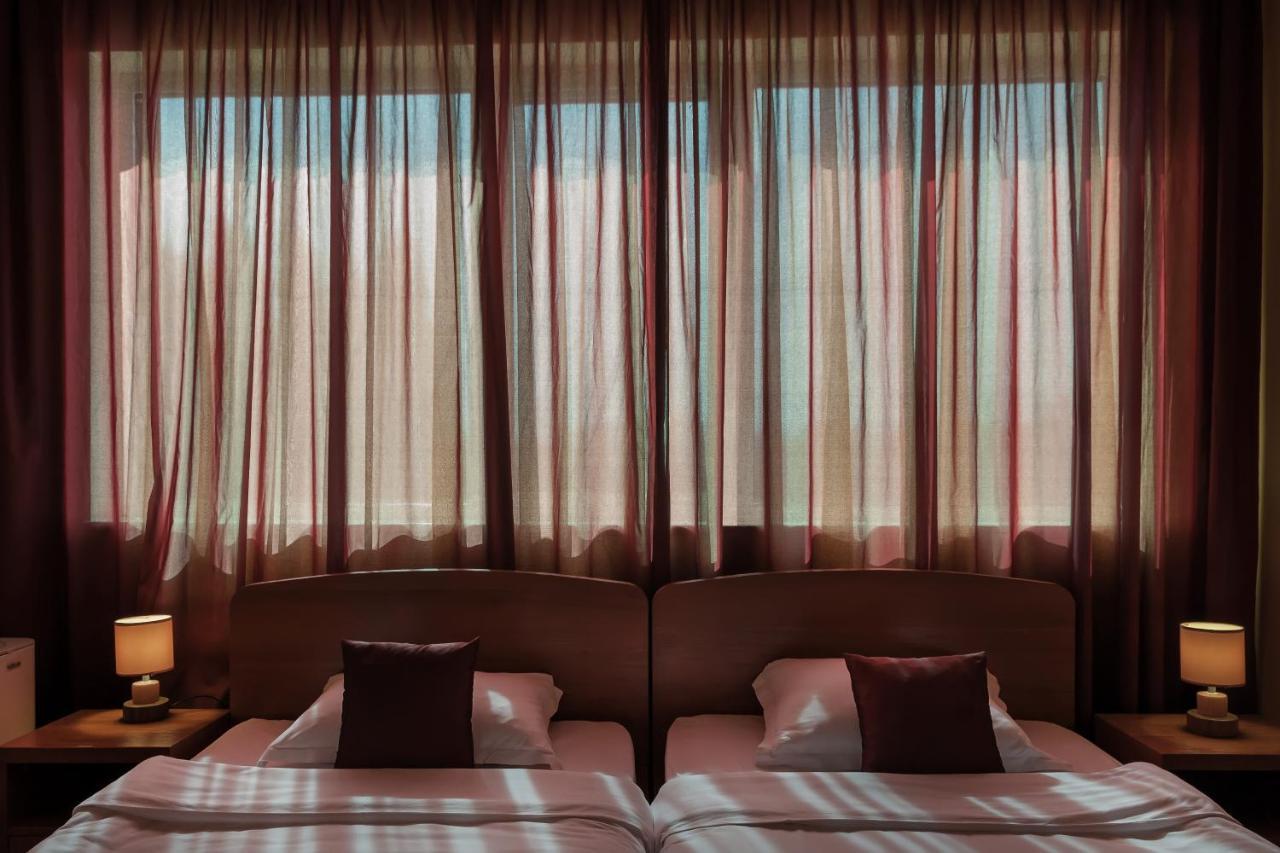 Family Hotel Gerdjika プロヴディフ エクステリア 写真