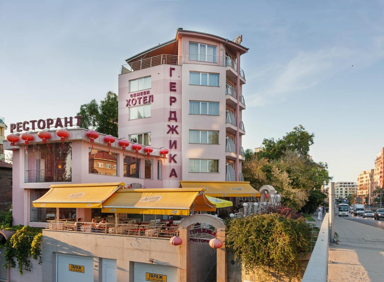 Family Hotel Gerdjika プロヴディフ エクステリア 写真